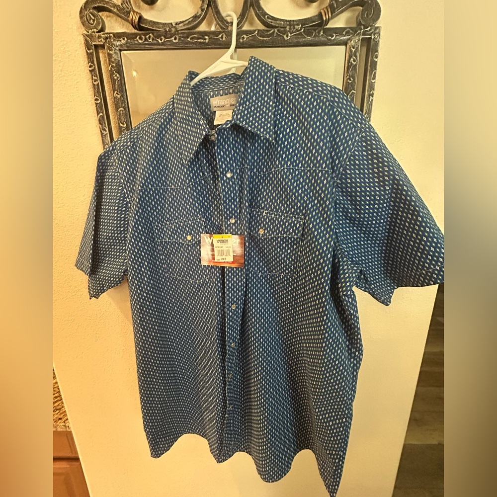 Wrangler rancher style short sleeve shirt